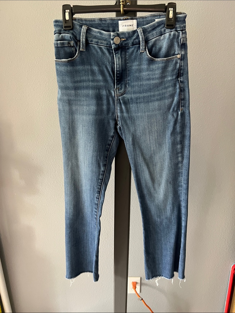 Frame Denim Cropped Light Wash Blue Jeans